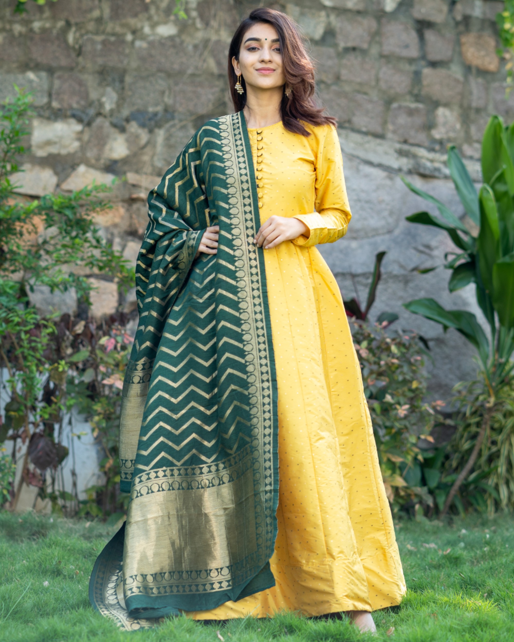 Sharara Suits: A Traditional Outfit for Contemporary Indian Women