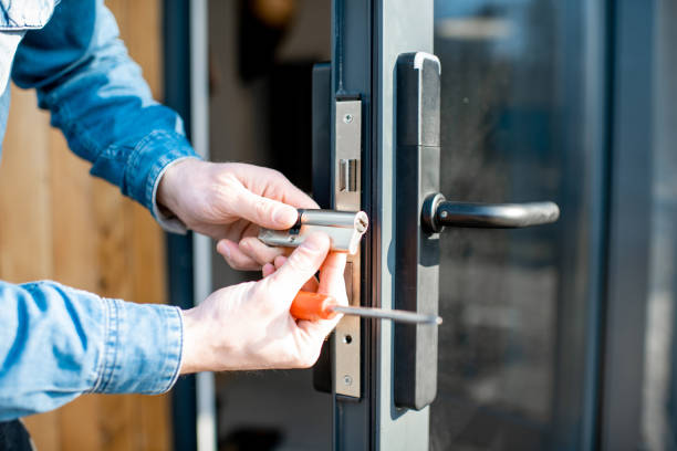 8 Things To Consider When Hiring A Locksmith
